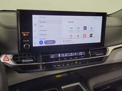 2025 Toyota Sienna XLE 8 Passenger