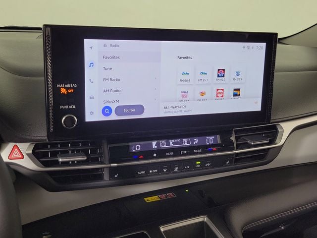 2025 Toyota Sienna XLE 8 Passenger