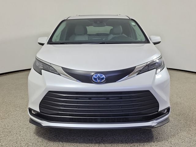 2025 Toyota Sienna XLE 8 Passenger