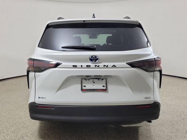 2025 Toyota Sienna XLE 8 Passenger