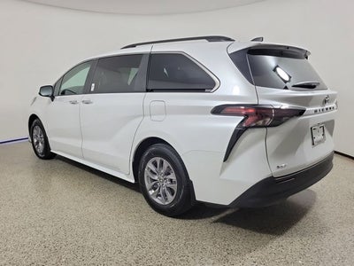 2025 Toyota Sienna XLE 8 Passenger