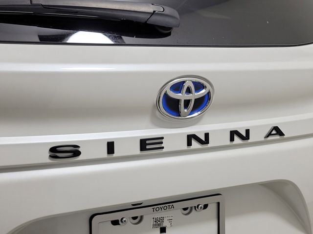 2025 Toyota Sienna XLE 8 Passenger
