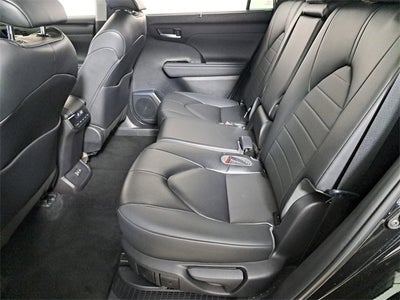 2023 Toyota Highlander Hybrid XLE