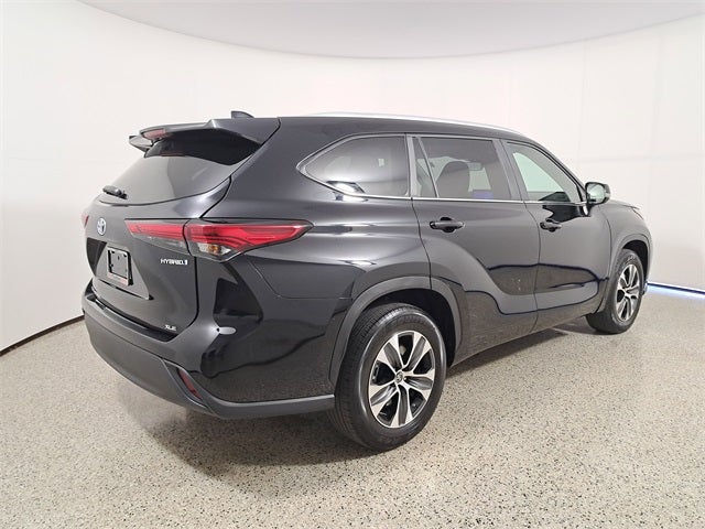 2023 Toyota Highlander Hybrid XLE