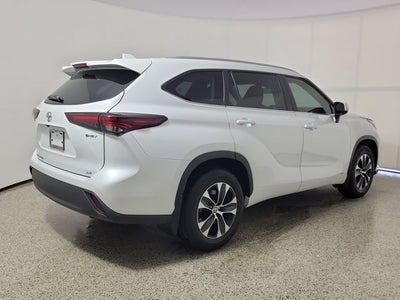 2026 Toyota Highlander Hybrid XLE