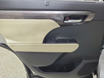 2023 Toyota Highlander Platinum
