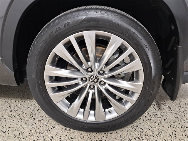 2024 Toyota Highlander Platinum