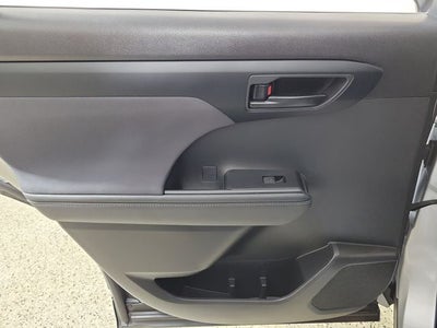 2023 Toyota Highlander LE