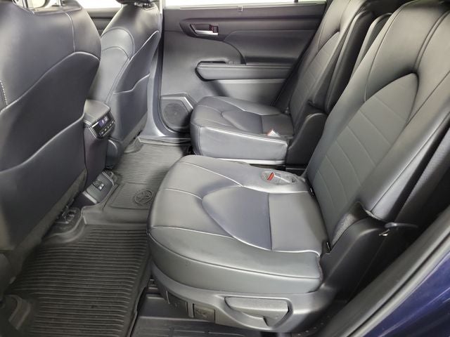 2025 Toyota Highlander XLE
