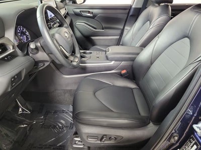 2025 Toyota Highlander XLE