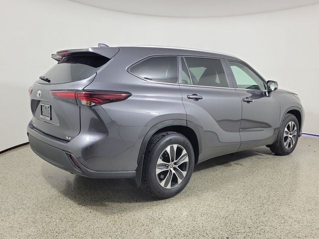 2025 Toyota Highlander XLE