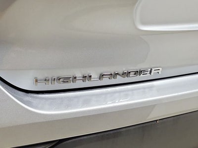 2024 Toyota Highlander LE