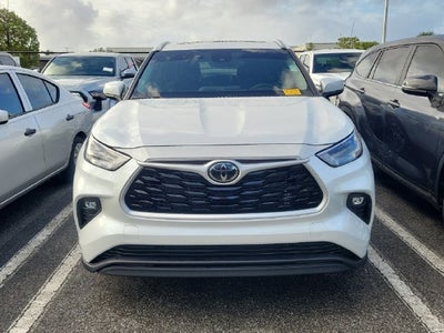 2025 Toyota Highlander XLE