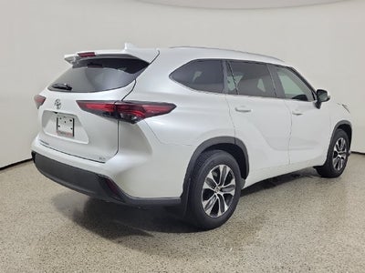 2025 Toyota Highlander XLE