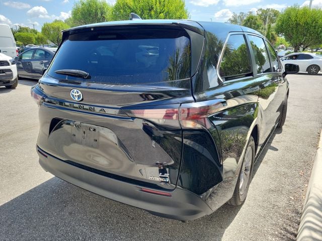 2023 Toyota Sienna LE 8 Passenger