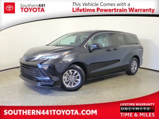 2025 Toyota Sienna LE 8 Passenger