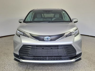 2021 Toyota Sienna LE 8 Passenger