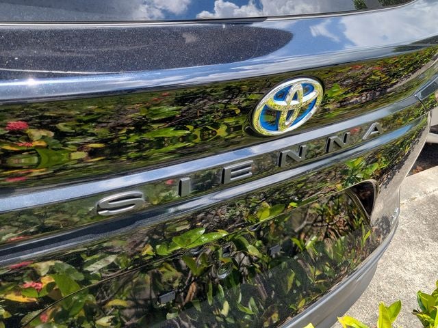 2025 Toyota Sienna LE 8 Passenger