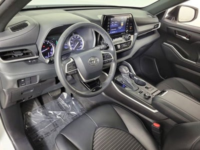 2022 Toyota Highlander XSE