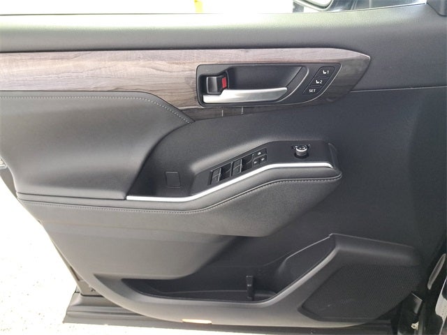 2024 Toyota Highlander Hybrid Limited