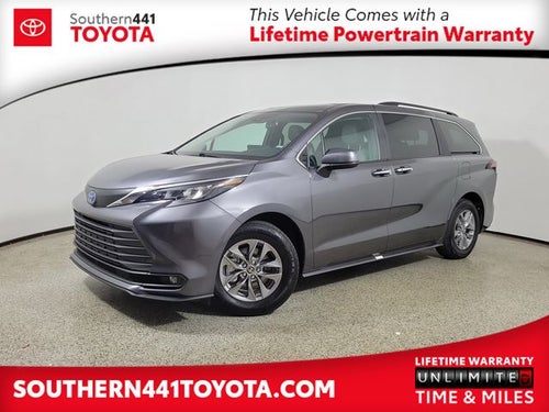 2025 Toyota Sienna XLE 8 Passenger