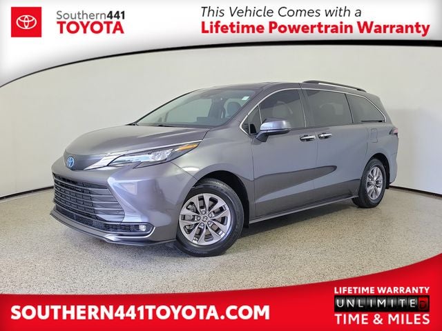 2025 Toyota Sienna XLE 8 Passenger