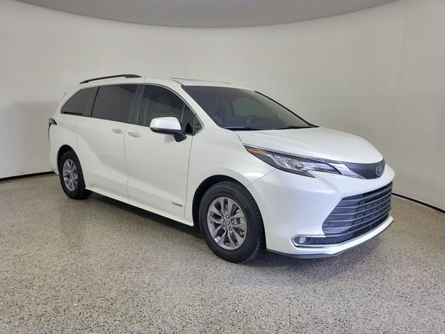 2021 Toyota Sienna XLE 7 Passenger