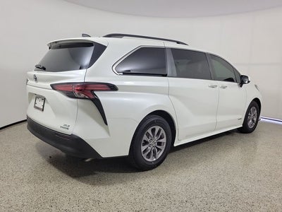 2021 Toyota Sienna XLE 7 Passenger