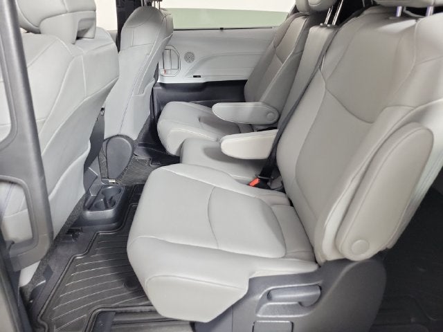 2026 Toyota Sienna XLE 8 Passenger