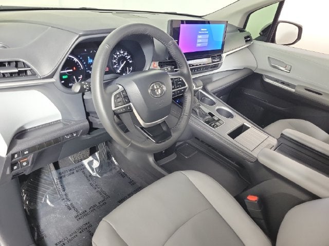 2026 Toyota Sienna XLE 8 Passenger