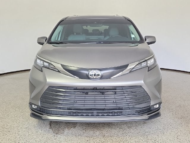 2026 Toyota Sienna XLE 8 Passenger