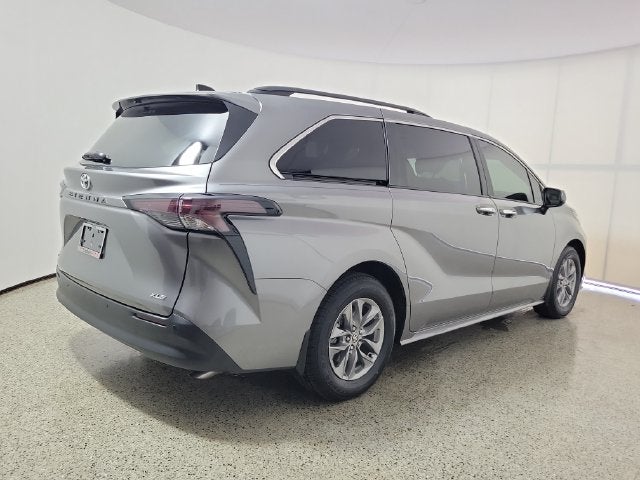 2026 Toyota Sienna XLE 8 Passenger