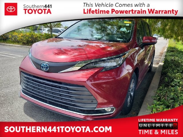 2021 Toyota Sienna XLE 8 Passenger
