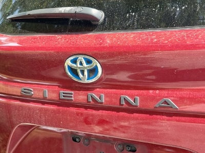 2021 Toyota Sienna XLE 8 Passenger