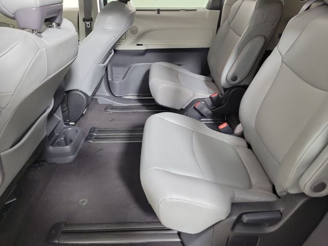 2024 Toyota Sienna XLE 8 Passenger
