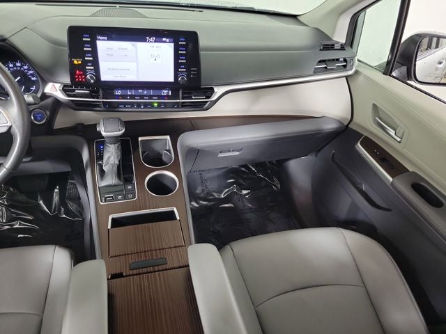 2024 Toyota Sienna XLE 8 Passenger