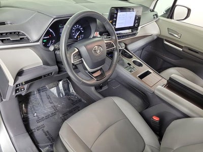 2024 Toyota Sienna XLE 8 Passenger