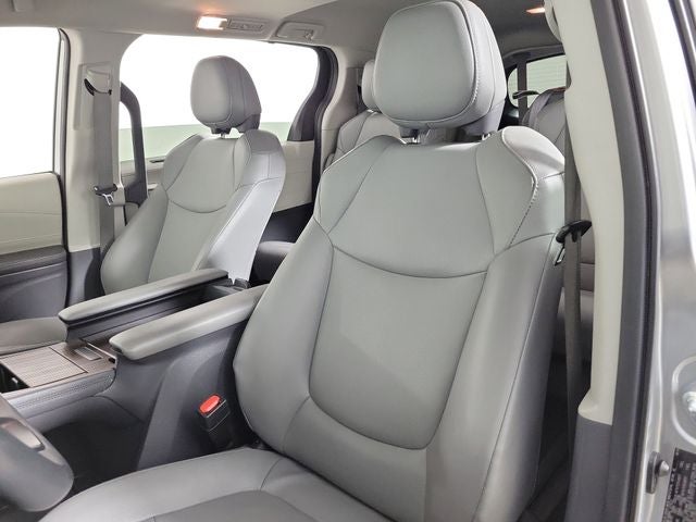 2024 Toyota Sienna XLE 8 Passenger