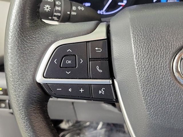 2024 Toyota Sienna XLE 8 Passenger