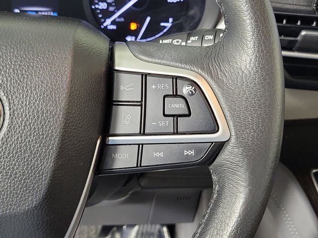 2024 Toyota Sienna XLE 8 Passenger