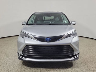 2024 Toyota Sienna XLE 8 Passenger