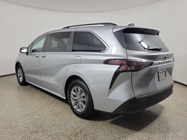 2024 Toyota Sienna XLE 8 Passenger
