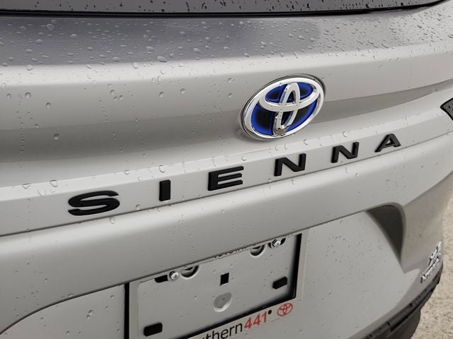 2024 Toyota Sienna XLE 8 Passenger