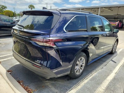 2024 Toyota Sienna XLE