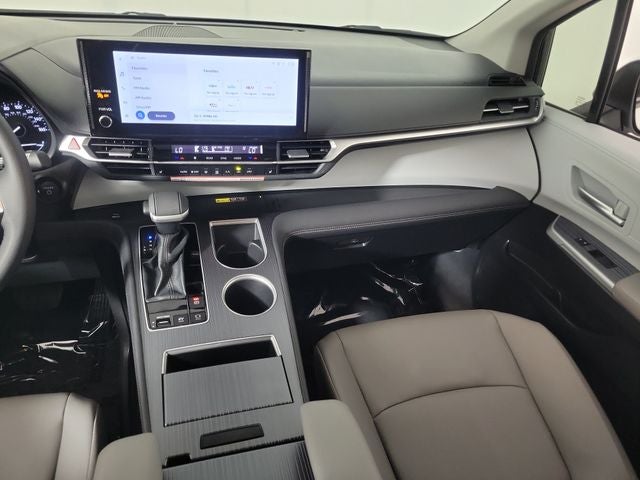 2026 Toyota Sienna XLE 8 Passenger