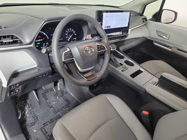 2026 Toyota Sienna XLE 8 Passenger