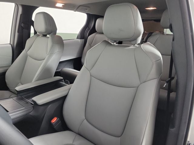 2026 Toyota Sienna XLE 8 Passenger