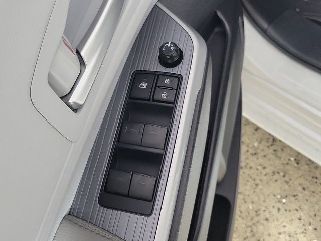 2026 Toyota Sienna XLE 8 Passenger