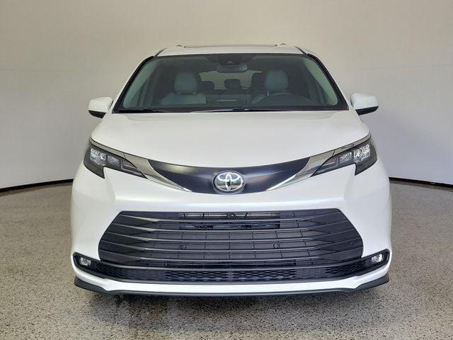 2026 Toyota Sienna XLE 8 Passenger