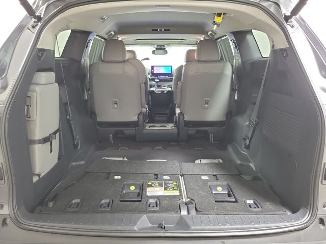 2025 Toyota Sienna XLE 8 Passenger